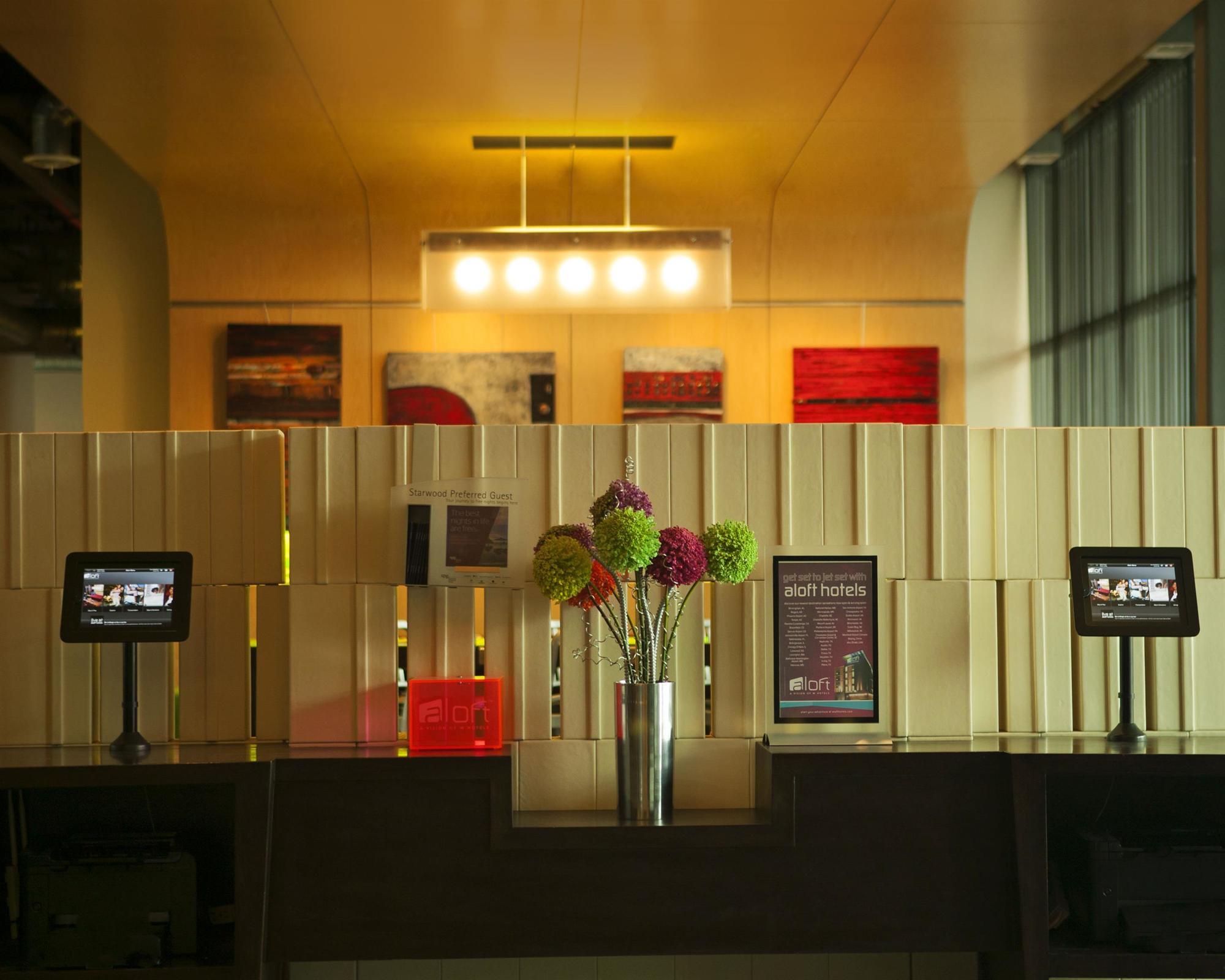 Aloft Minneapolis Exterior photo